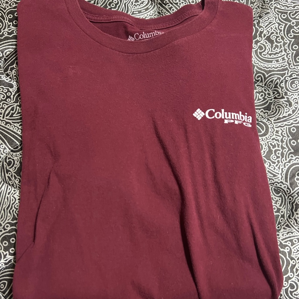 Men’s Columbia Short Sleeve T-Shirt. Size Large.